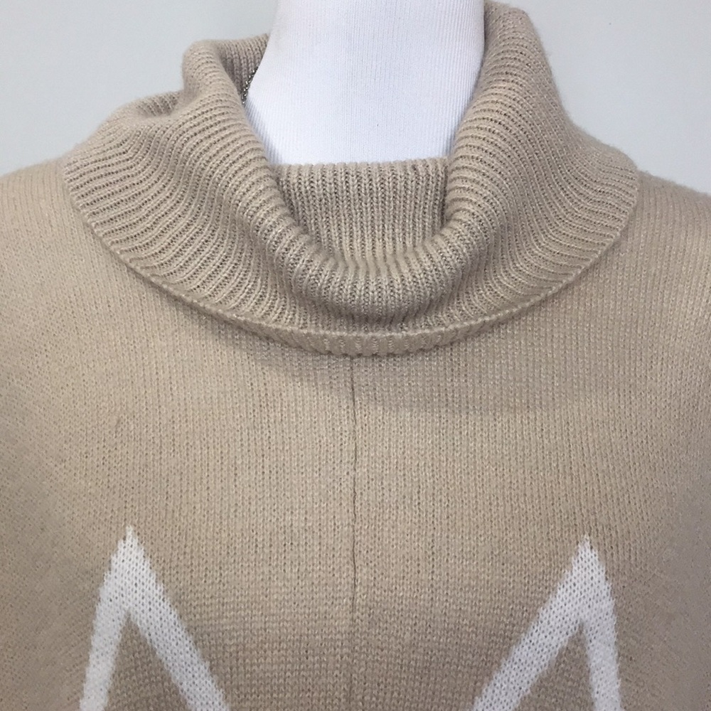 "One Size" Chevron Poncho - Picture 4 of 5